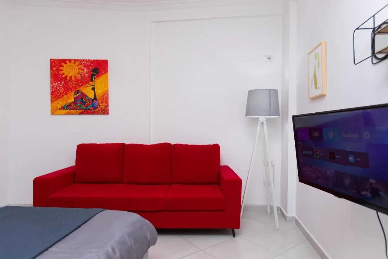 Modern Central Studio Tirana 0*,